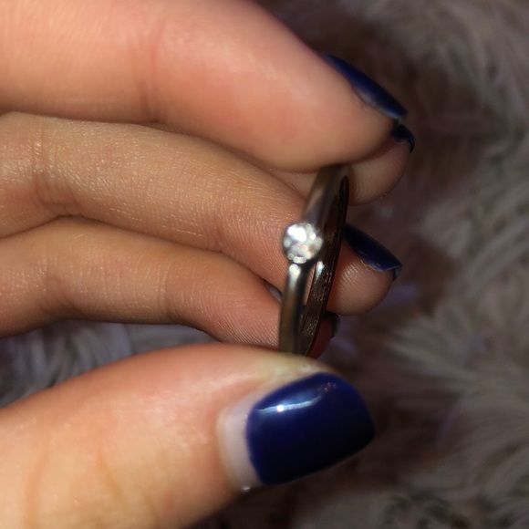 7 Rings - Picture 5 of 8